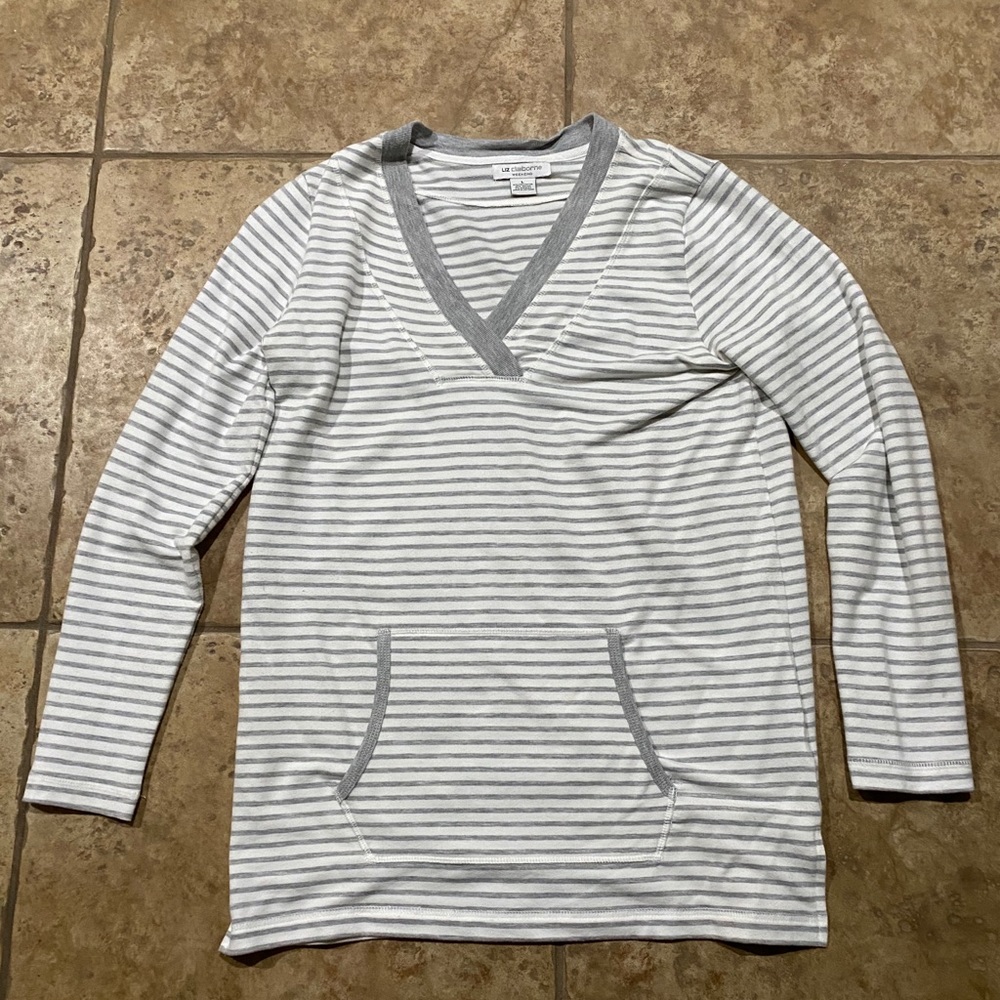 🎄Liz Claiborne Weekend Cozy Pullover🎄